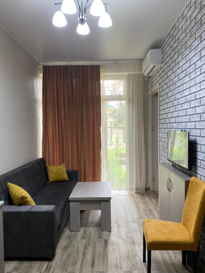 Lovely And Cozy Apartament In Tbilisi ภายนอก รูปภาพ